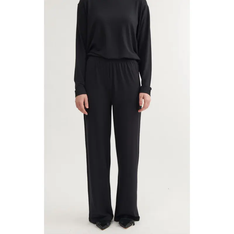 Sadie Pant - Black