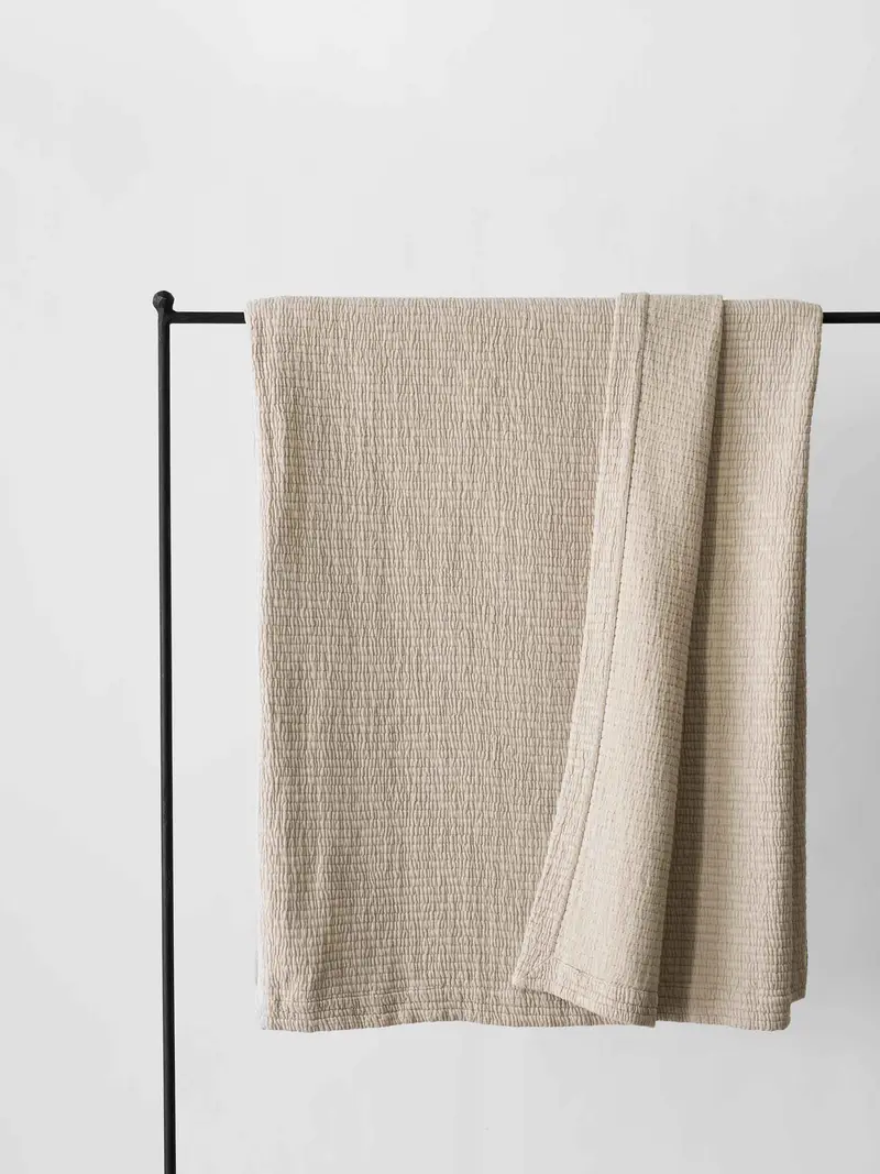 Sengetæppe, vaflet beige