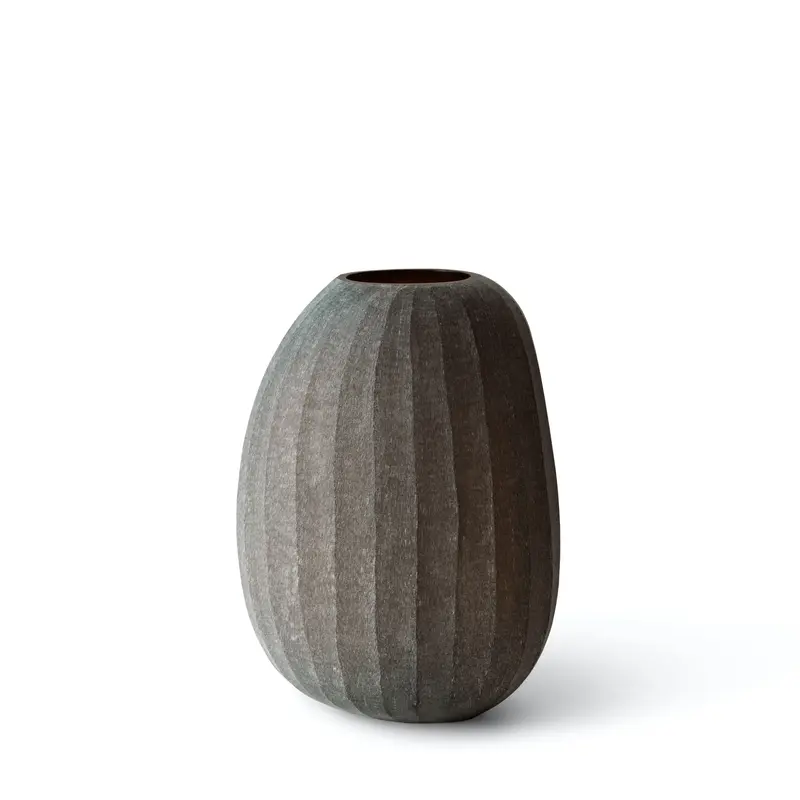 Vase i sandfarvet